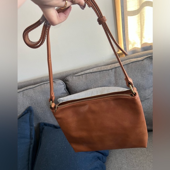 Universal Thread Crossbody - Picture 3 of 4